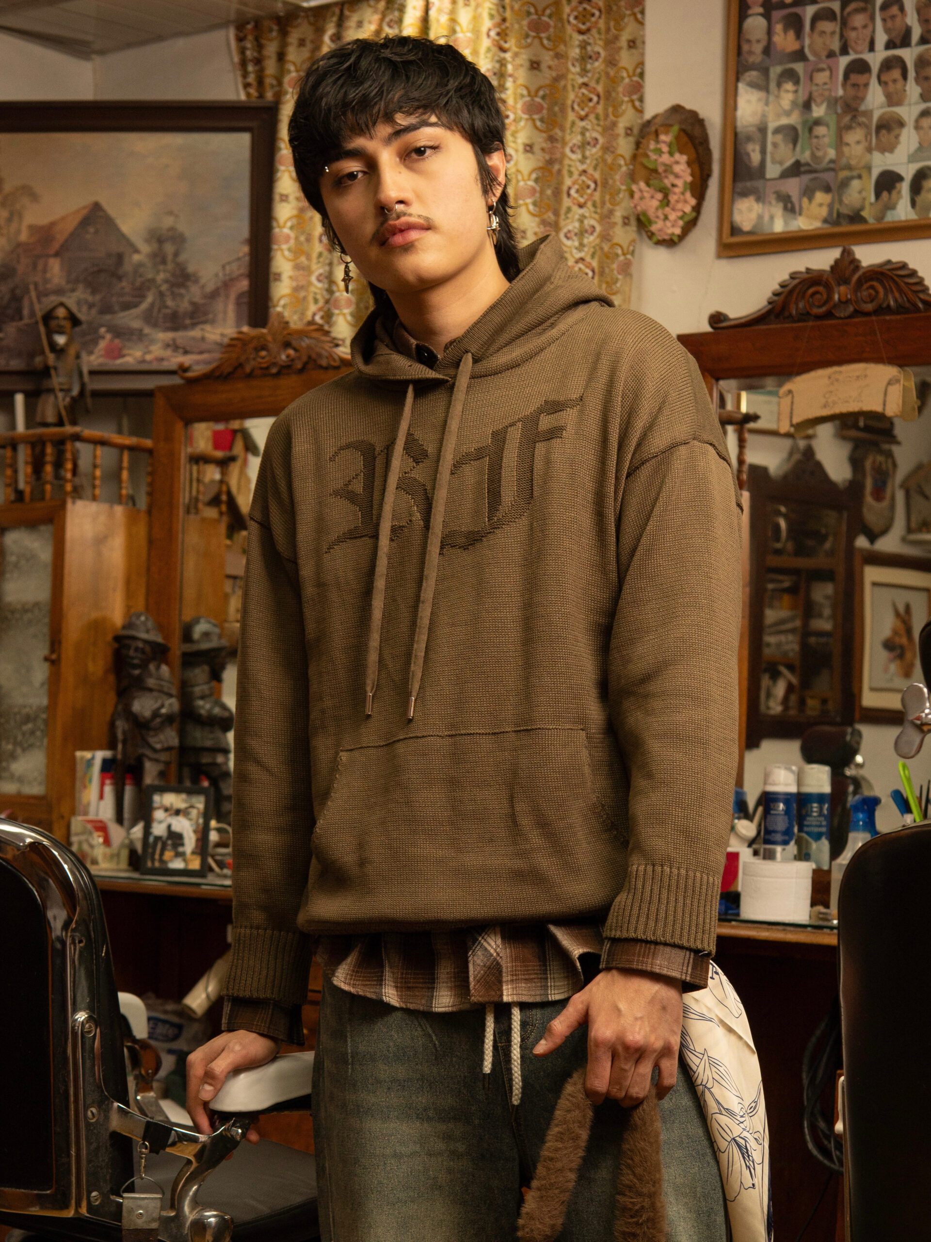 EEDAA9F3-9C84-427D-90A0-4BC4FE0E609A HOODIE TERRA TEJIDO - Imagen 1